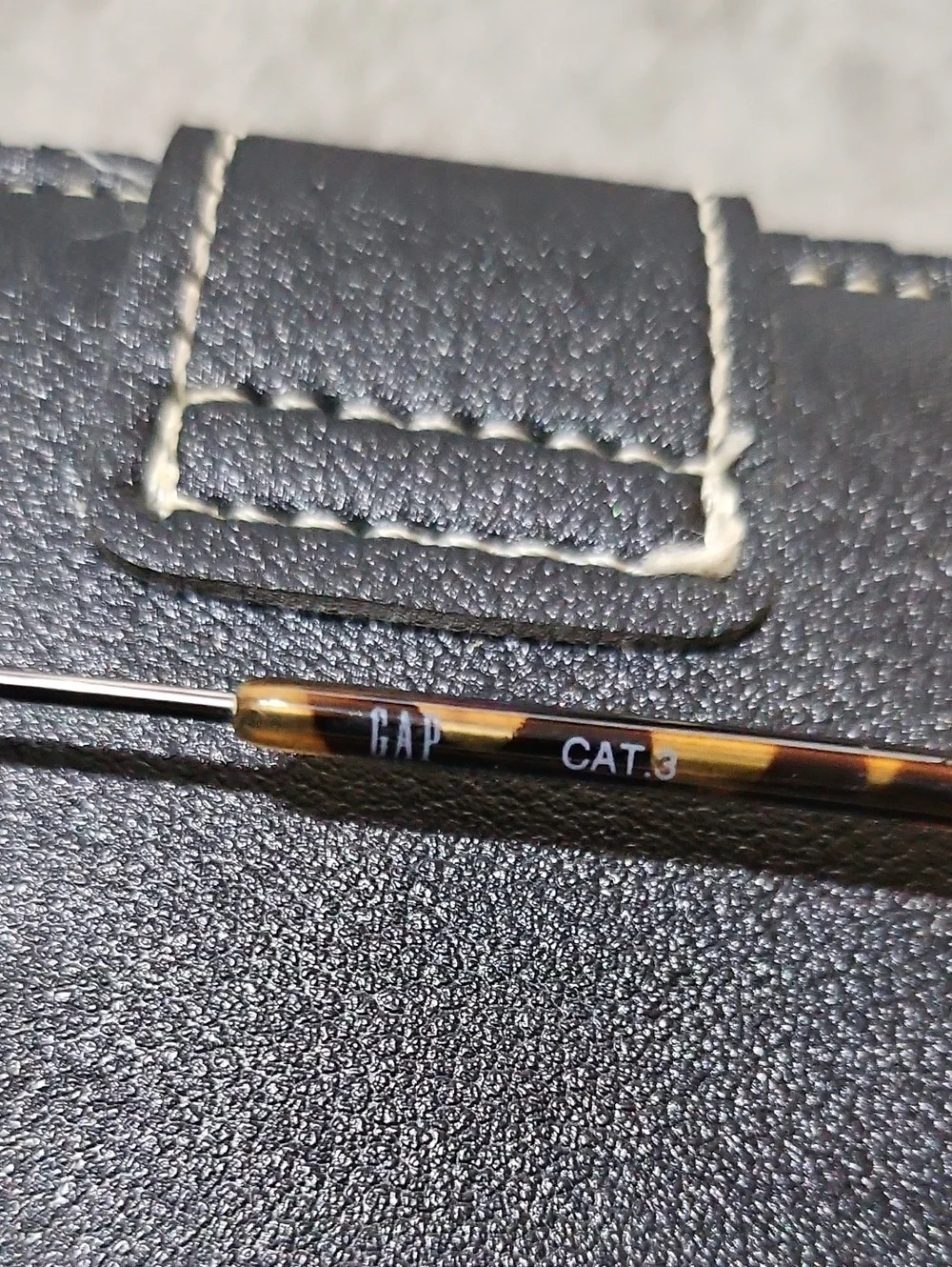 Gap Womens Aviator Designer Sunglasses With Case